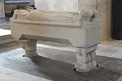 Sarcophage de Saint Lunaire.