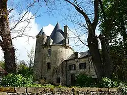 La tour du château des Charreaux.