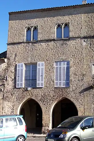 Maison à baies géminées trilobées, déjà inscrite individuellement (sept.&nbsp;2011)44°&nbsp;33′&nbsp;53,9″&nbsp;N, 0°&nbsp;13′&nbsp;28,7″&nbsp;O