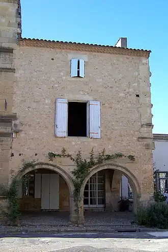 Maison attenante au Relais Henri IV, est, déjà inscrite individuellement (sept.&nbsp;2011)44°&nbsp;33′&nbsp;54,7″&nbsp;N, 0°&nbsp;13′&nbsp;28,6″&nbsp;O