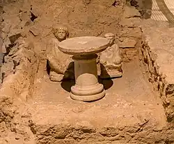 Édicule aux deux divinités, un ensemble gallo-romain découvert lors des fouilles préalables à la construction du musée