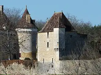 La tour nord et la chapelle.