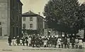 Saint-Martin-en-Coailleux, enfants, place de la Valette.