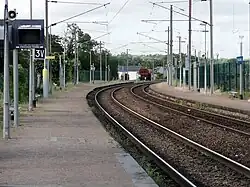 Vue des quais en direction de Creil.