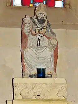 Statue représentant saint Victurnien.