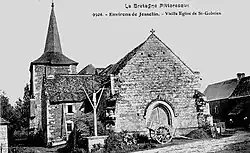 La chapelle Saint-Gobrien vers 1925 (carte postale).