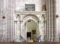 Entrée de la chapelle des Miracles.