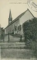 Saint-Sulpice-la-Forêt ː l'église paroissiale Saint-Sulpice au début du XXe&nbsp;siècle (carte postale).