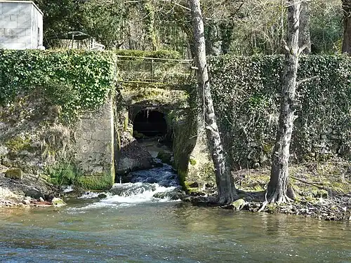 Le ruisseau des Soucis se jette dans l'Isle.