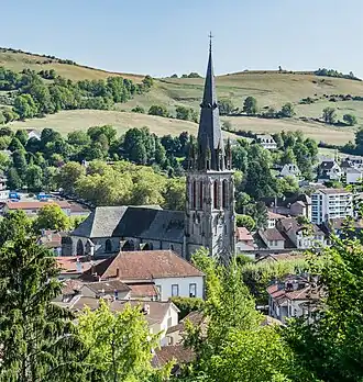 L'abbatiale Saint-Géraud vue depuis le château Saint-Étienne.