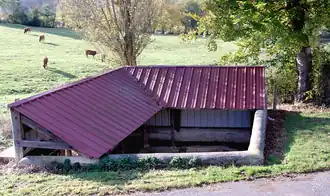 Le lavoir au lieu-dit la Broquette.