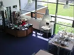 Intérieur de la Médiathèque.