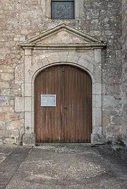 La porte typiquement néo-classique.