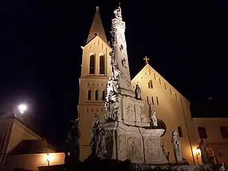 Veszprém, église franciscaine place de la Sainte Trinité.