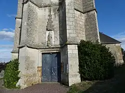 Détail du clocher-porche de l'église.