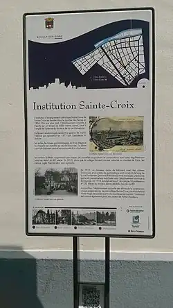 Panneau situé près de l'entrée avenue du Roule.