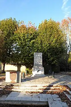 Le monument aux morts.
