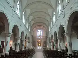 La nef de l'église.