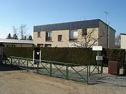 L'école primaire Émile-Chénon en 2012.