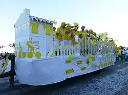 Char de la fête votive des Saintes-Maries-de-la-Mer