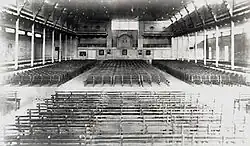 Intérieur de la salle de projection du Salón Olympia de Bogota en 1914, d'une capacité d'environ 5&nbsp;000&nbsp;places.