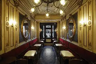 La Salle des Saisons ou des Miroirs.