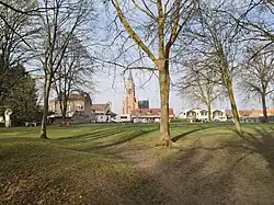 La plaine de jeux, au bord de la Selle.