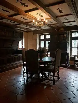 Salle de Garde entre la Salle de Bal et le reste des appartements