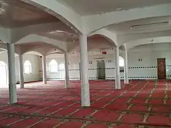 Salle de prière à l'étage de l'extension de 2004.