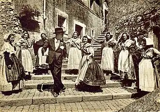 Saltarelle costumi ciociari.