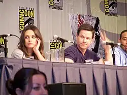 Une femme et un homme caucasien