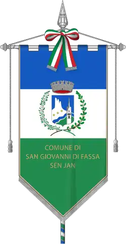 Drapeau de San Giovanni di Fassa
