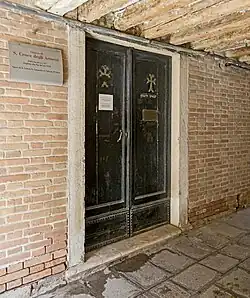 La très discrete entrée dans le Sotoportego degli Armeni