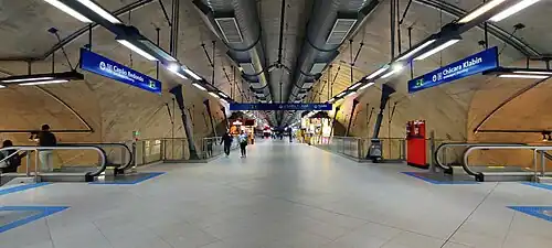 Mezzanine de la station de la ligne 5-Lilas