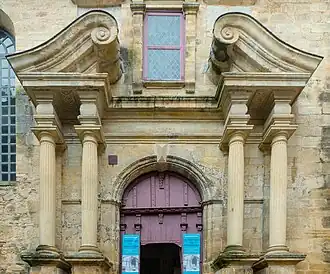 Le portail de l'église des Récollets.