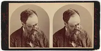 Wilkie Collins (1824-1889), portrait stéréoscopique pris en 1874.