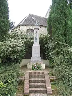 Le monument aux morts.