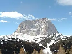 Le Sassolungo depuis le nord-est.