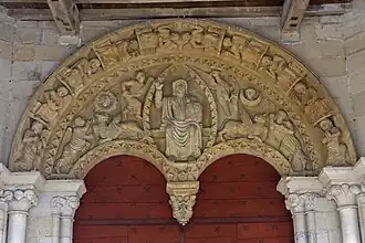 Photographie du tympan de l'église Saint-André.