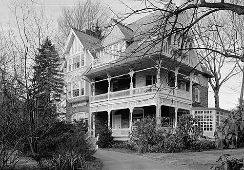Maison Houston-Sauveur (1885), Chestnut Hill, Philadelphie, Pennsylvanie. Les Hewitt ont conçu plus de 100 maisons à Chestnut Hill.