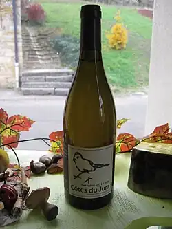 Bouteille de savagnin du vignoble du Jura
