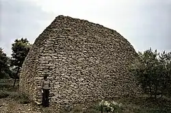 Le « groupe 4 » selon Pierre Viala, pignon et long côté de la nef correspondant à l'habitation.