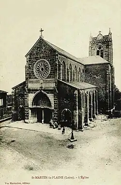 Carte postale du début du XXe siècle représentant l'église de Saint-Martin-la-Plaine