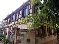 Ancienne ferme (XVIIIe),15 rue de la Gare.