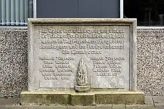 Mémorial devant la mairie d'Elmshorn, à Reinhold Jürgensen et aux autres résistants de la ville tués par les nazis.