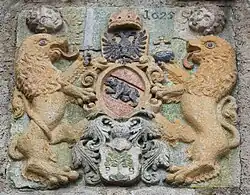 Blason de la porte inférieure.