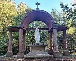 Statue de la Vierge-Marie.