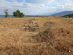 Vestiges de la nécropole.