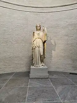 Apollon Barberini en majesté.