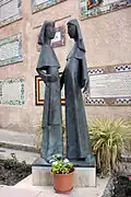 Sculpture moderne de Marie et Élisabeth.